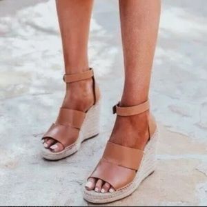 Treasure & Bond Wedges